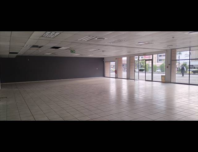 250M² BUSINESS CENTRE TO LET IN SONHEUWEL